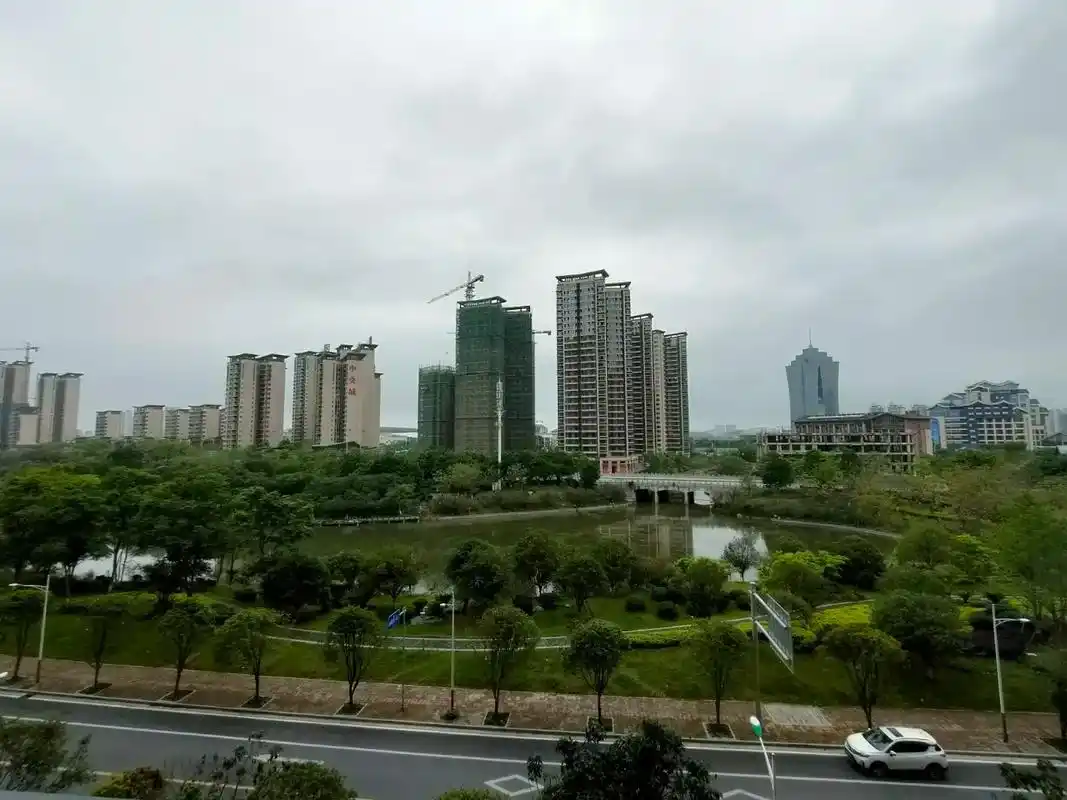 彰泰公园壹号.全新精装大3房,建面135.83平,大客厅大房 - 抖音