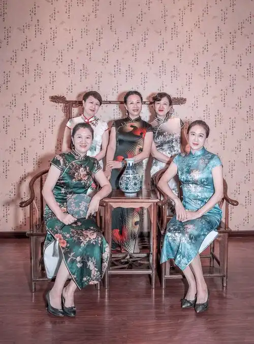 姊妹旗袍秀一秀