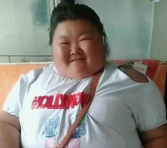 300斤胖妞意外成网红,不减肥照样有帅哥爱,粉丝无奇不有!