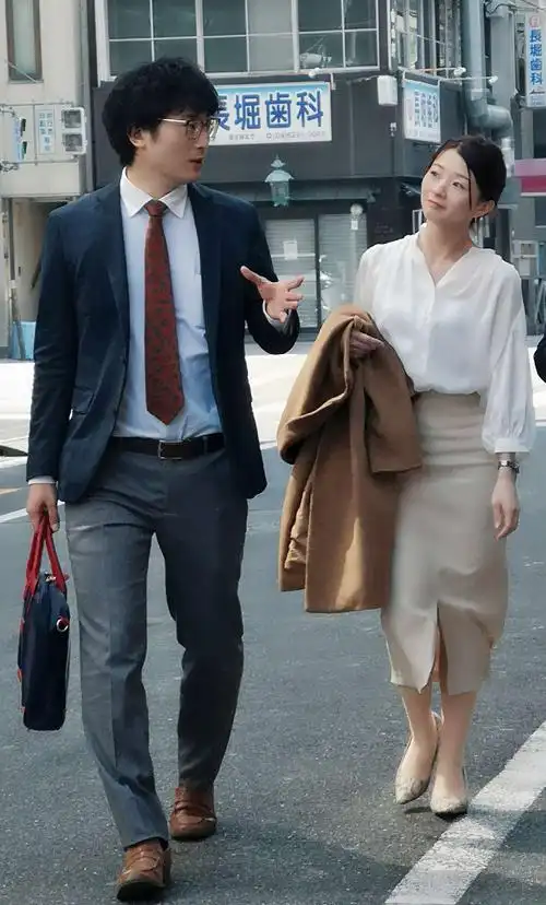 两位日本年轻职员