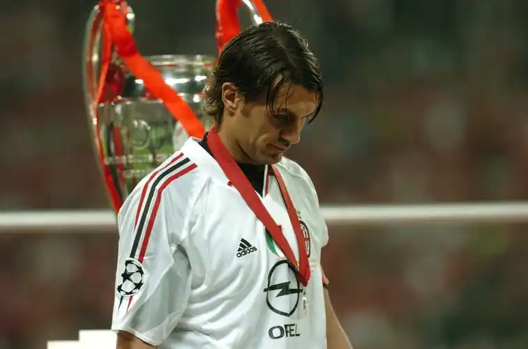 历史上的今天,保罗-马尔蒂尼代表ac米兰上演一线队首秀 - 足球大赢家