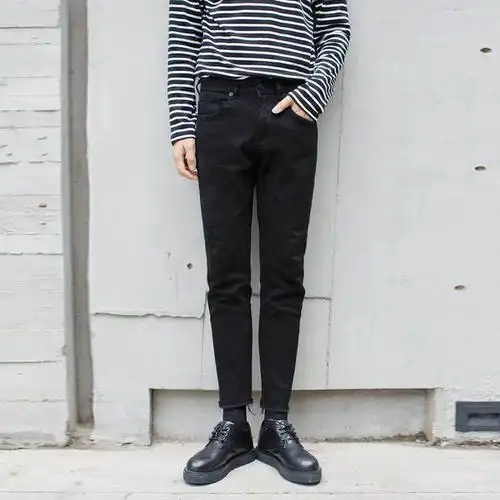 竹竿腿的美男,或者一般身材的男生,都能用牛仔系列穿出最完美的风采