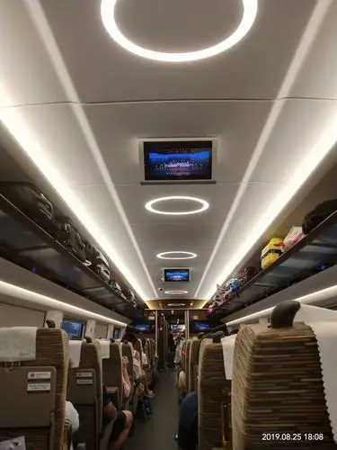 第一次坐高铁,真漂亮!