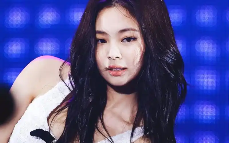 做最忠诚的教徒臣服于你裙摆之下jennie舞台混剪初尝试