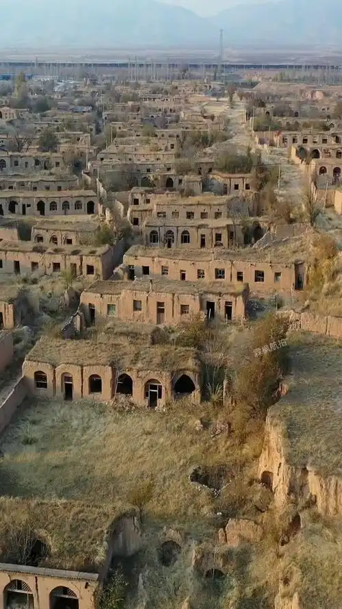 河北张家口最大的无人村,曾经热闹的村庄,如今一户人家没有!-度小视