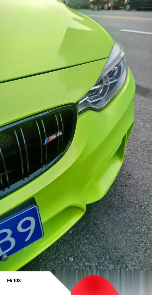 宝马m4,f82,车膜贴的不好看,要不是这个碳顶,就是爆改的4系,,哈哈90