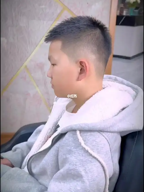 做个干净利落的帅小伙#今日发型  #栗子头发型  #男生变帅发型指南