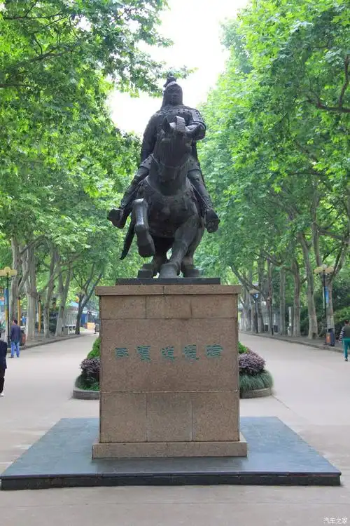 看过三国的朋友们,都知道张辽威震逍遥津的故事.