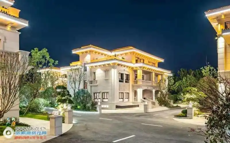 莱顿小镇双拼别墅绝佳位置无敌视野 3层产证面积268平带车位350万