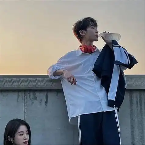 情侣头像丨从校服到婚纱结局太甜了