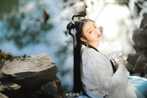 古风小姐姐图源见水印 - 堆糖,美图壁纸兴趣社区