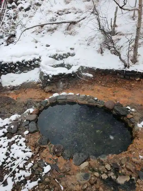 长白山上小泉眼