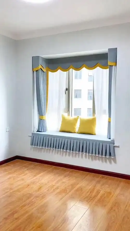 飘窗是内开窗,能不能把窗帘设计在飘窗上呢?