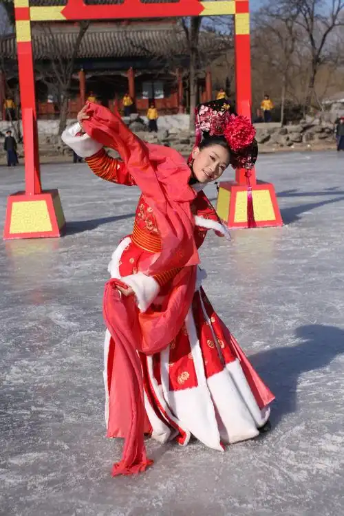 《甄缳传》安陵容为了争宠学跳冰嬉舞,原来是这么拍摄的,太拼了