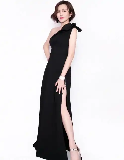 58岁关之琳近照曝光脱离了滤镜修图之后连女神也显老态了