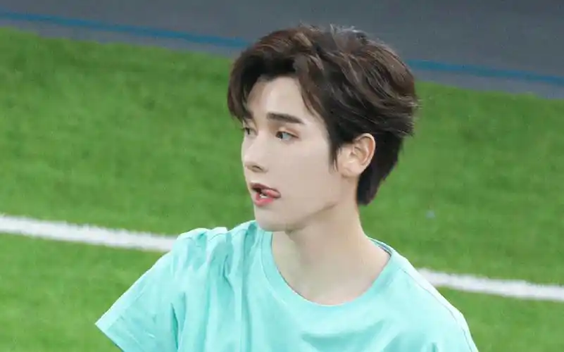 高卿尘创造营2021韩榜排第一的颜值不用多说了吧一些高哥的燃向混剪