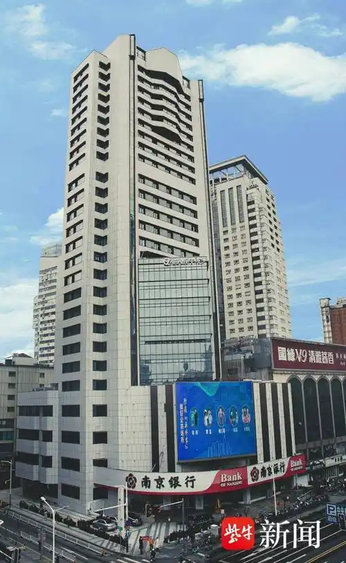 2021年10月30日,旧貌换新颜的壹城中心(原扬子大厦)正式开园,标志着