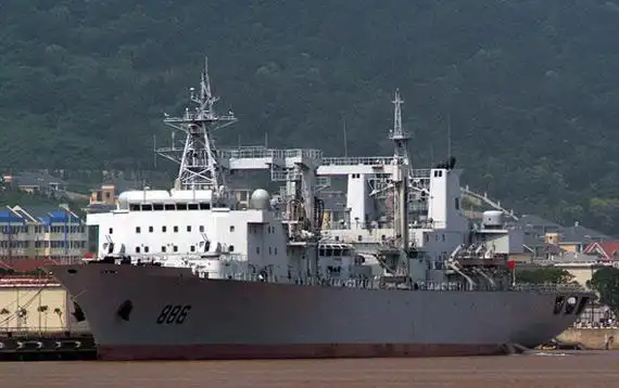 图文中国海军886号大型补给舰