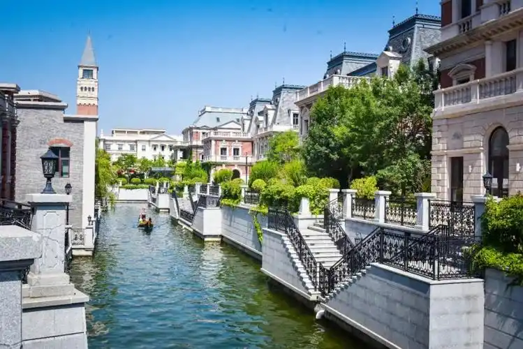 海昌·东方水城旅游休闲街区(图源:大连市文化和旅游局)金石滩大集