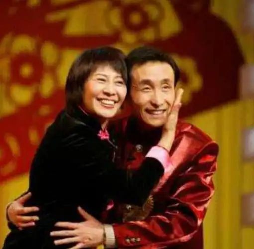 央视宠儿巩汉林登春晚18次却因赵丽蓉一句话消失10年