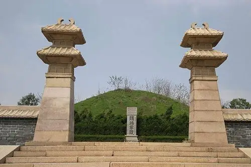 君王忍把平陈业,只换雷塘数亩田,千古第一暴君隋炀帝杨广墓