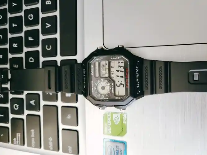 女友的意外惊喜 卡西欧ae1200复古小方块