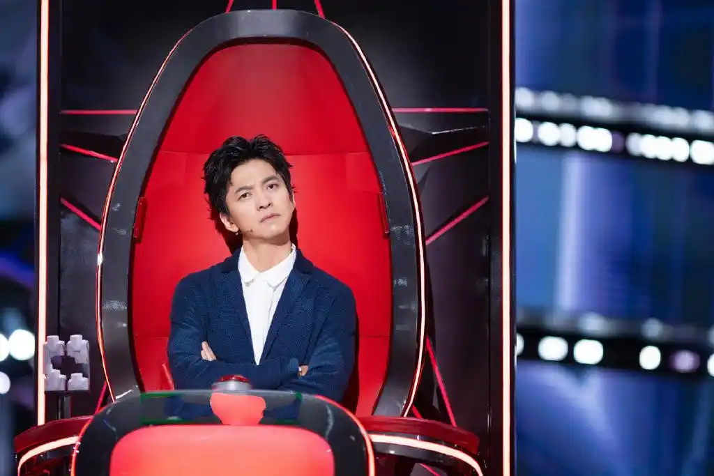 《中国好声音》导师对决战,李宇春队1比5输掉比赛,过分尴尬