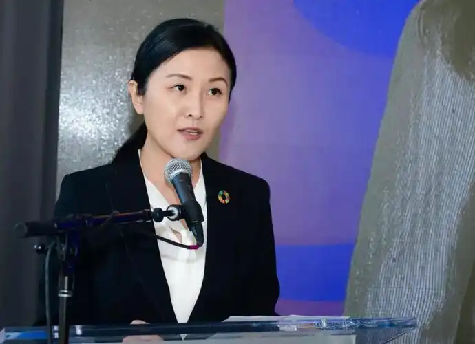 凤凰卫视中文台副台长刘点点博士在开幕致辞中指出,"近年来,我们开始