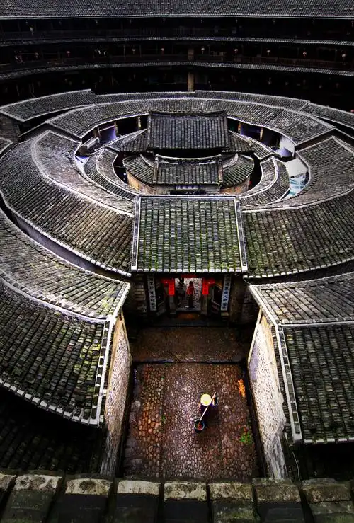 福建土楼王景区历史悠久古色古香承启楼