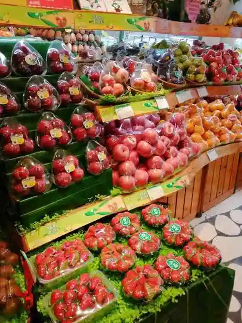 pagoda 百果园(福彩店)-"水果很新鲜,种类繁多,就是价格偏贵.