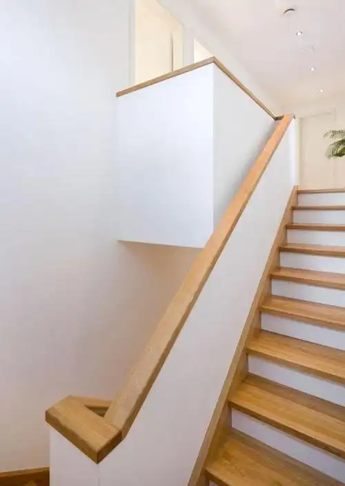 女儿"瞎搞"楼梯扶手砌堵墙,嵌入隔板变书房,这种做法太聪明