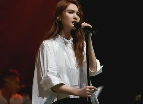 这一次年过四十和杨丞琳约定丁克的李荣浩终于还是后悔了