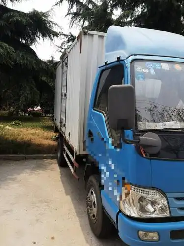 8米蓝牌箱车,1.8吨,3万公里