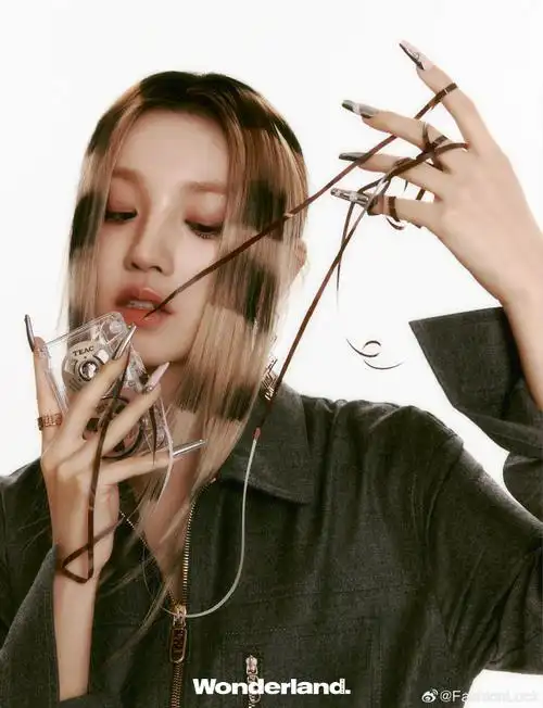 宋雨琦wonderland封面大片##宋雨琦乐队酷girl大片