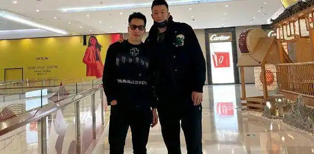 原创辽篮接班人双喜临门郭艾伦堂弟首曝和金金关系张镇麟隔空撒狗粮