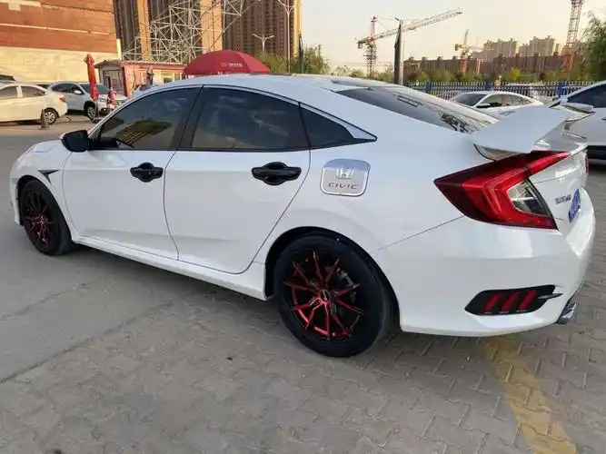 本田 思域  2017款 180turbo cvt舒适版图片