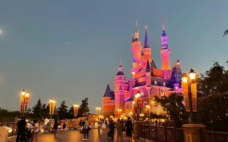 迪士尼夜晚烟花秀-银河护卫队