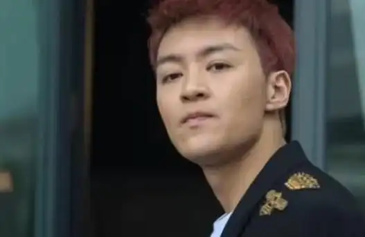 长得丑演技还烂,装疯卖傻倒胃口,就差把"关系户"写脸上了