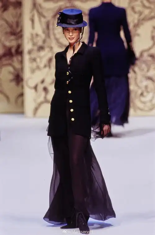 chanel ss 1993 couture    三十年前很美很经典的一季  真香~  #时尚