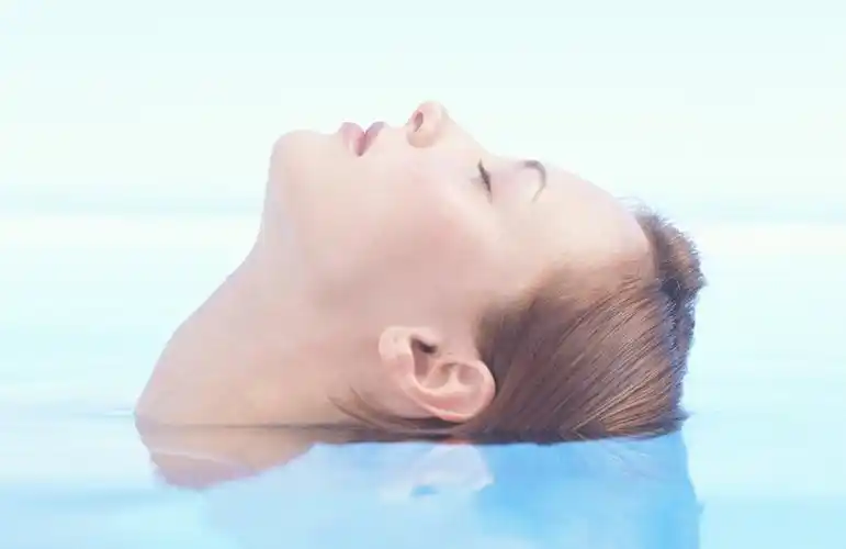 水中美女图片美女水中游泳