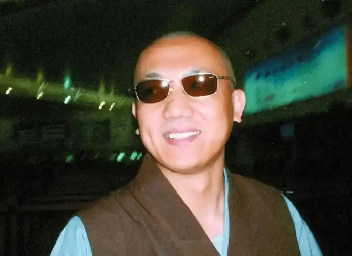 2007年2月23日,陈晓旭到了长春,在百国兴隆寺,剃度出家了,法号"妙真".