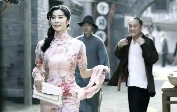 "抗日神剧专业户"的四位女演员,"糊"成这样,到底应该怪谁?