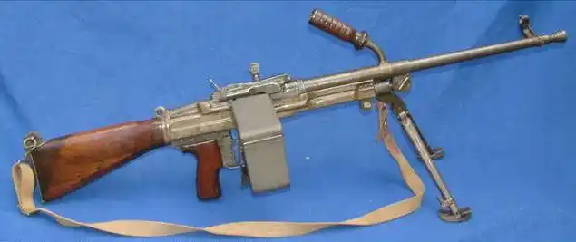 vz52式轻机枪可采用弹链供弹,也可用弹匣供弹,而不必更换供弹机构.