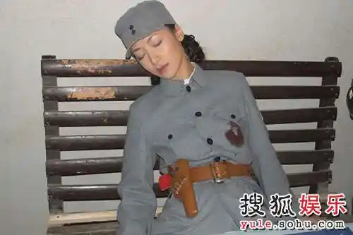 沟里如火如荼的紧张拍摄中,该片导演是新锐导演林楠,人气美女陈紫函