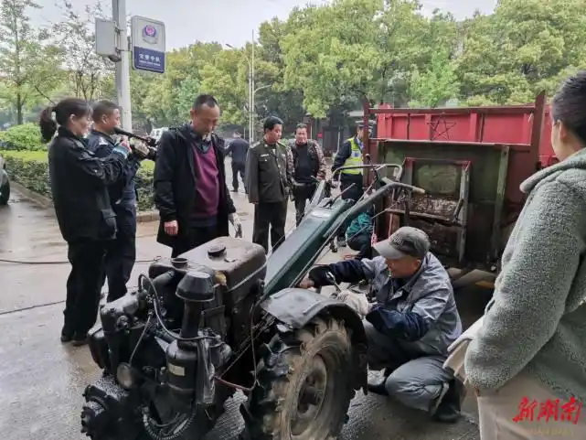 湖南津市:"服役"33年的拖拉机再也跑不了