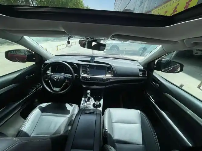 最新到家18年丰田汉兰达  四驱七座豪华版 升级电动尾