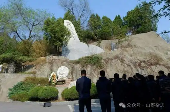 缅怀登山英雄传承登山精神