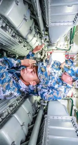 这名水兵的镜头里都是海军潜艇兵的诗和远方