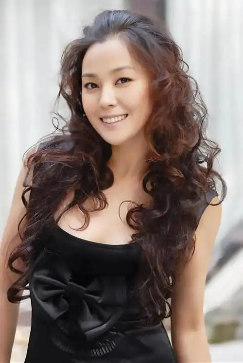 魅力女人梁爱琪