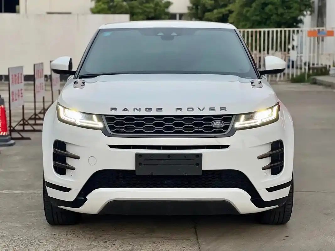 路虎揽胜20款极光运动版